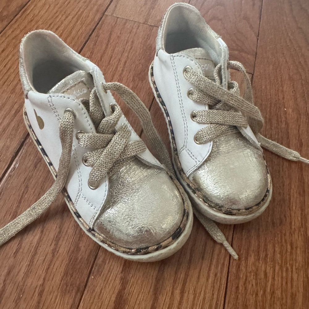 Gold and White Vintage Style Sneakers